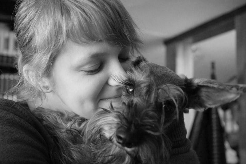Irina si Suky Irina si unul din schnauzerii familiei vega, suky